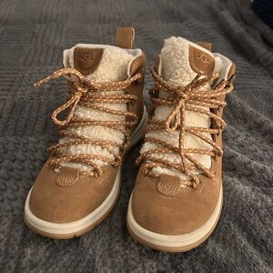 UGG Lakesider Heritage Mid Sneaker/Boot